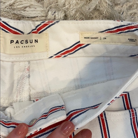 Pacsun Mom Shorts NWOT - Picture 2 of 3